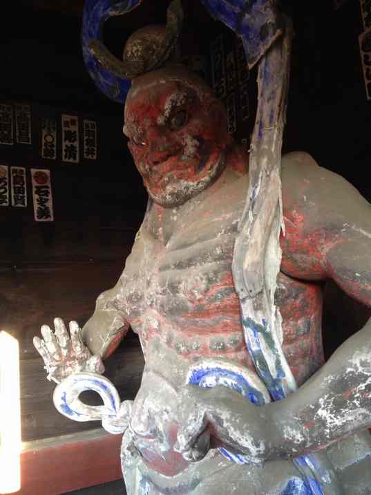 秩父札所札所４番金昌寺の山門脇の仁王像