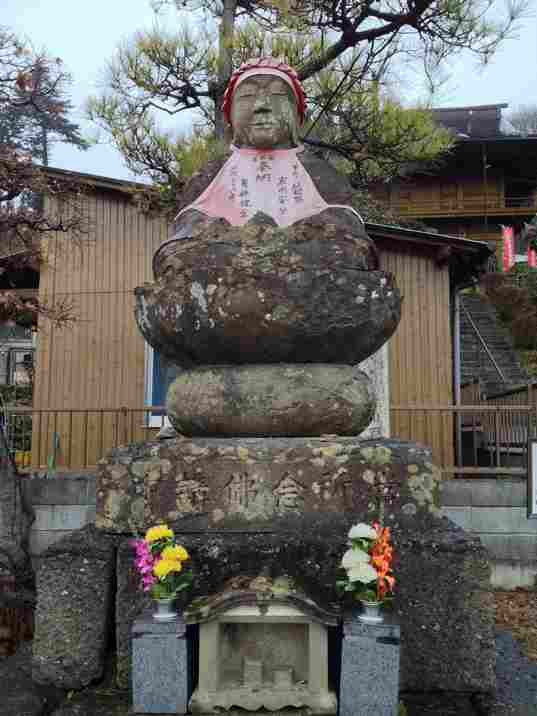 秩父札所十番大慈寺前の延命地蔵